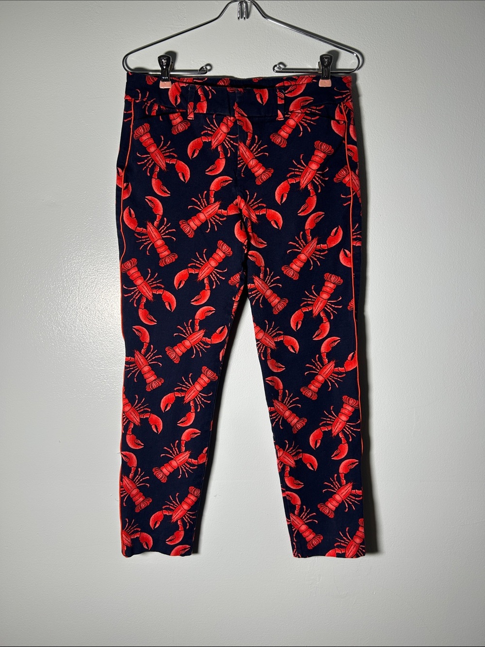Old Navy Navy Pixie Ankle Pants with Red Lobster Motif
